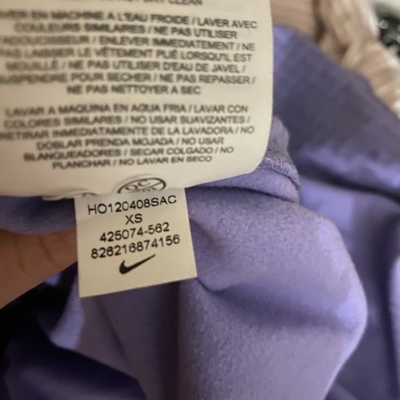 NWT Nike Women’s Element Shield Dri-Fit Front Zip Reflective Running Jacket XS - Picture 11 of 11